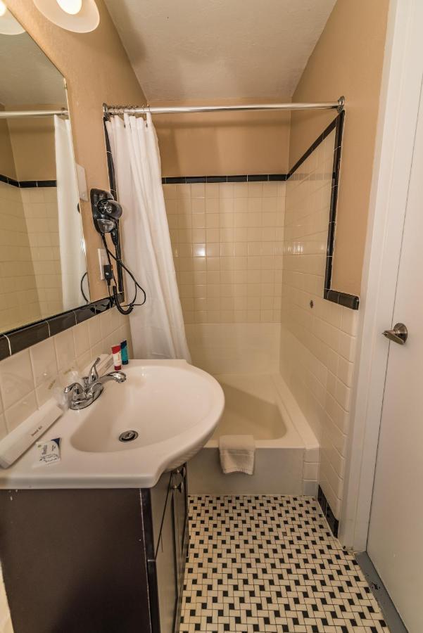 The Minuteman Inn Acton Concord Littleton ภายนอก รูปภาพ
